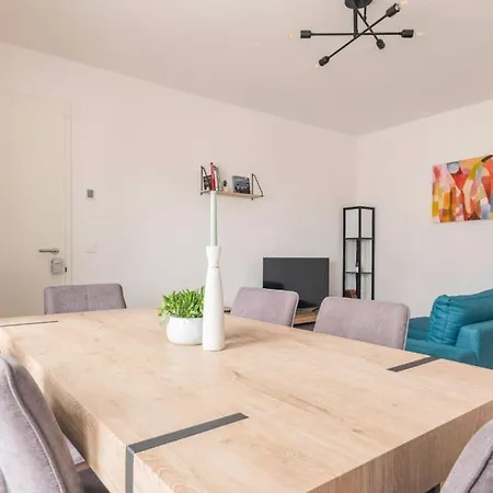 Modern In Central Apartment