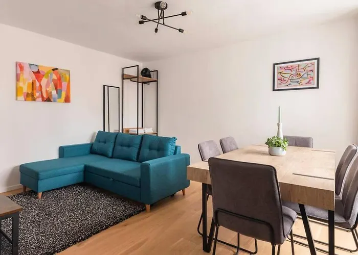 Modern In Central * Berlino