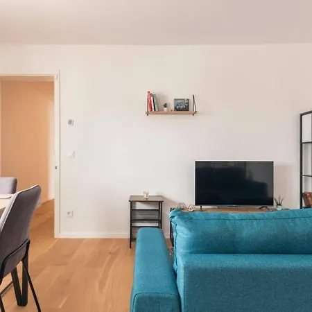 Modern In Central Apartman