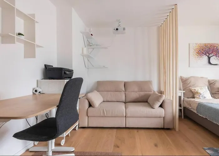 Modern In Central Apartman *