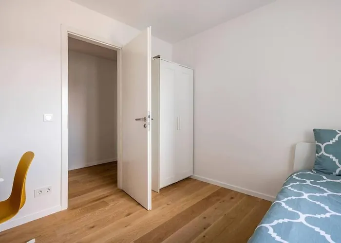 Modern In Central Apartman *