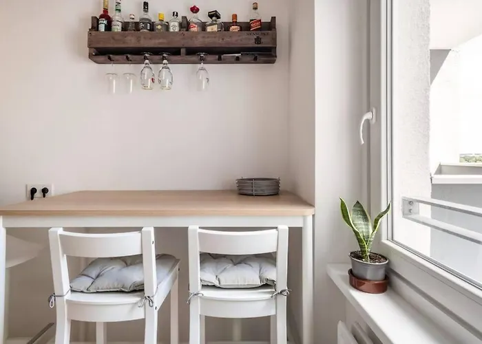 Modern In Central Apartman *